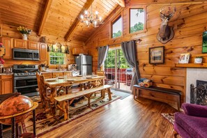 Interior - Cozy Cabin with Hot Tub in Gatlinburg (Gatlinburg)