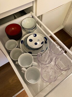 Fridge, microwave, stovetop, cookware/dishes/utensils
