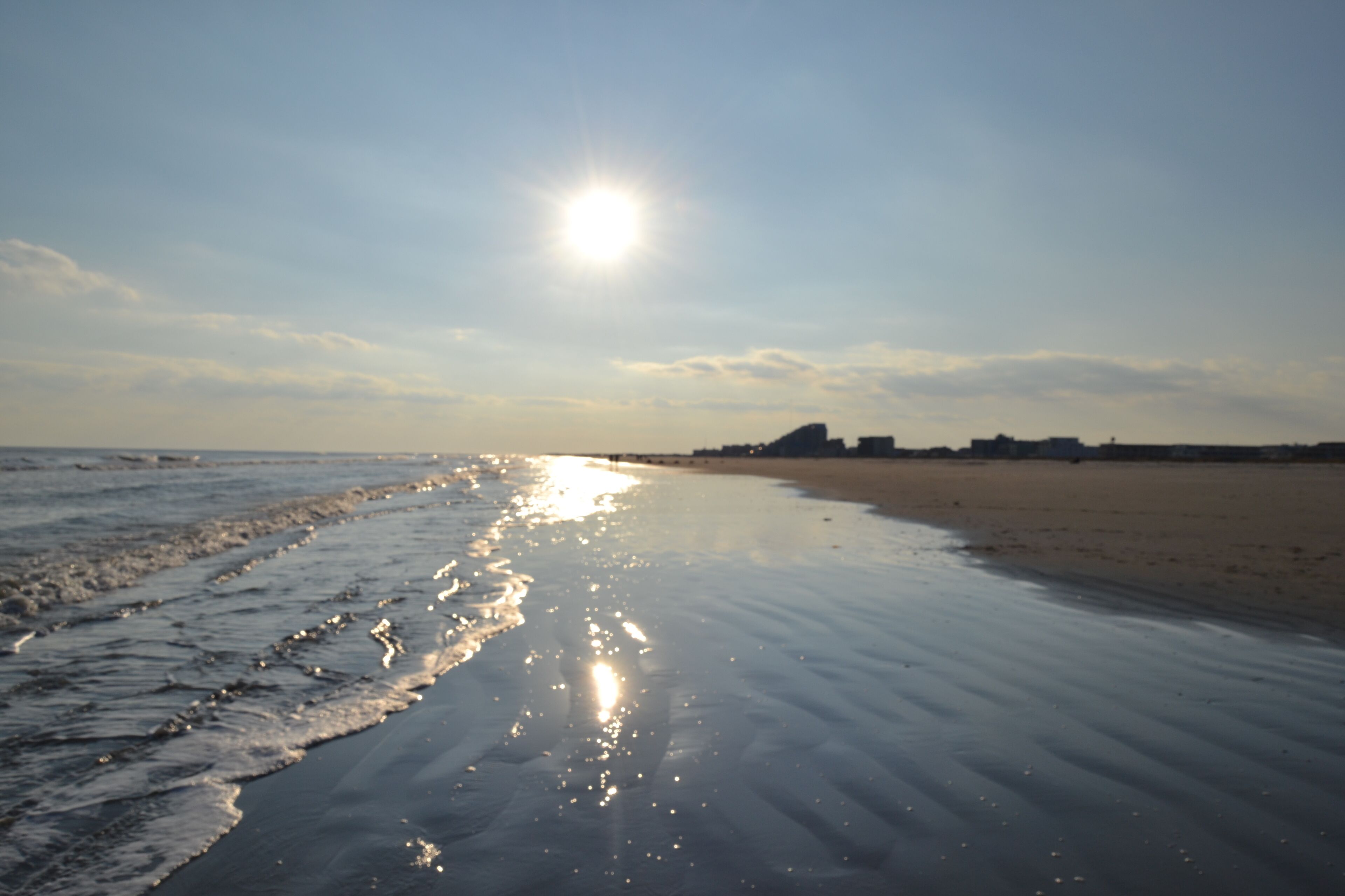 Beach nearby, sun loungers, beach towels