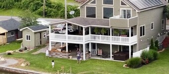 Charming lake side retreat great for family time or a romantic getaway!