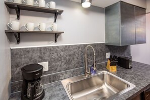 冰箱、微波炉、烤箱、茶具/咖啡用具