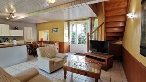 Unclassified image, 5 of 24, button - Gîte à Lopéau 8 personnes avec piscine/spa, proche mer, activités touristiques (Plogonnec)