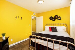 2 bedrooms, WiFi, bed sheets