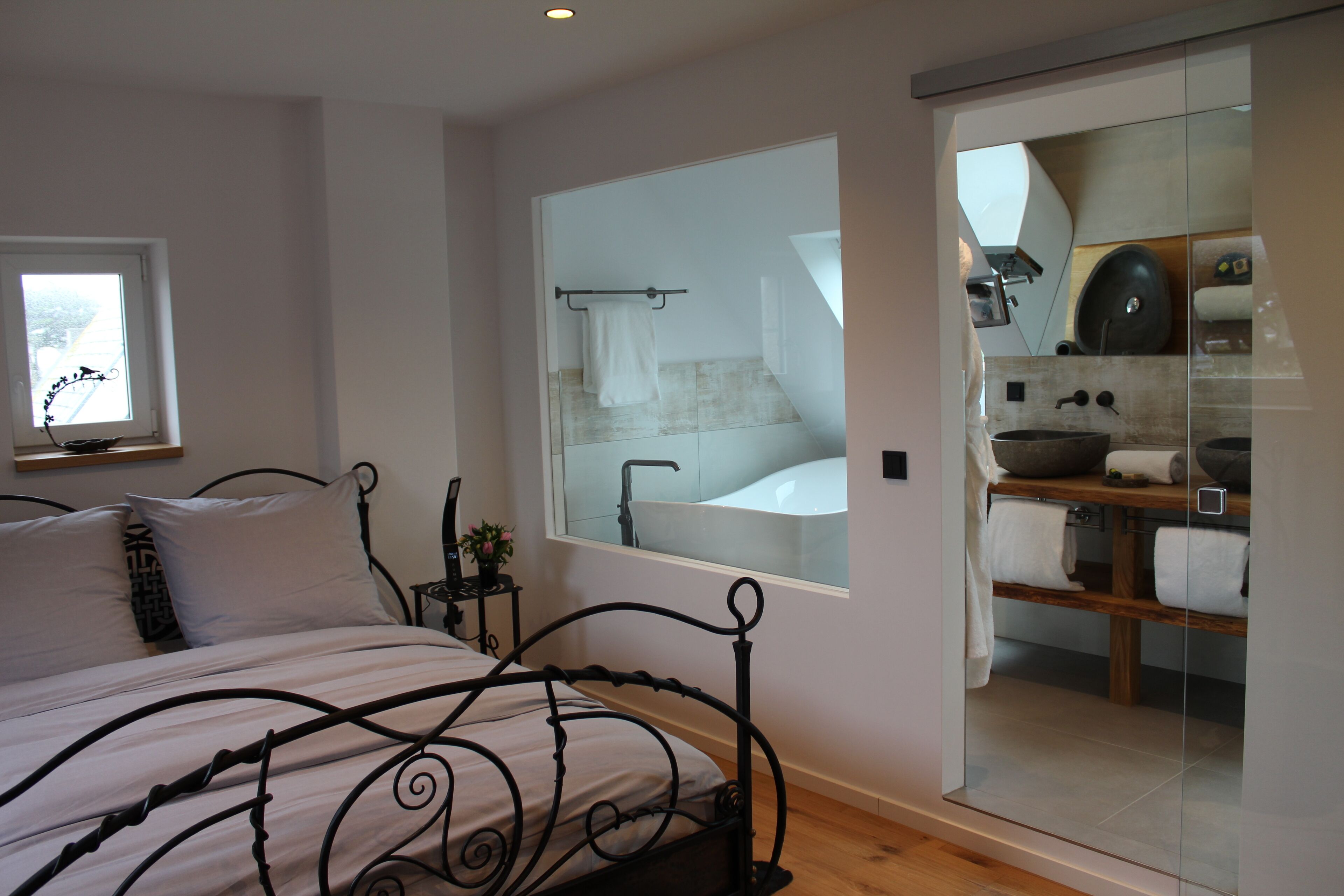 3 chambres, fer et planche à repasser, lit parapluie, Wi-Fi gratuit