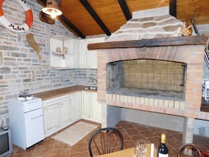 Apartment | Eigene Küche | Großer Kühlschrank, Mikrowelle, Kochgeschirr/Geschirr/Besteck