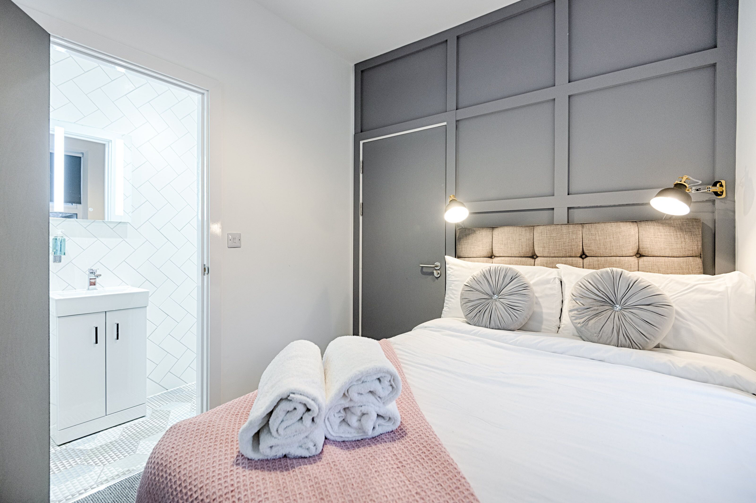 House | 6 bedrooms, free WiFi