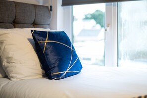 House | 6 bedrooms, free WiFi - Swansea's Hub (Swansea)
