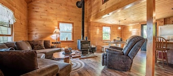 Off-Grid Cabin | Peaceful | Peakaboo Mountain View