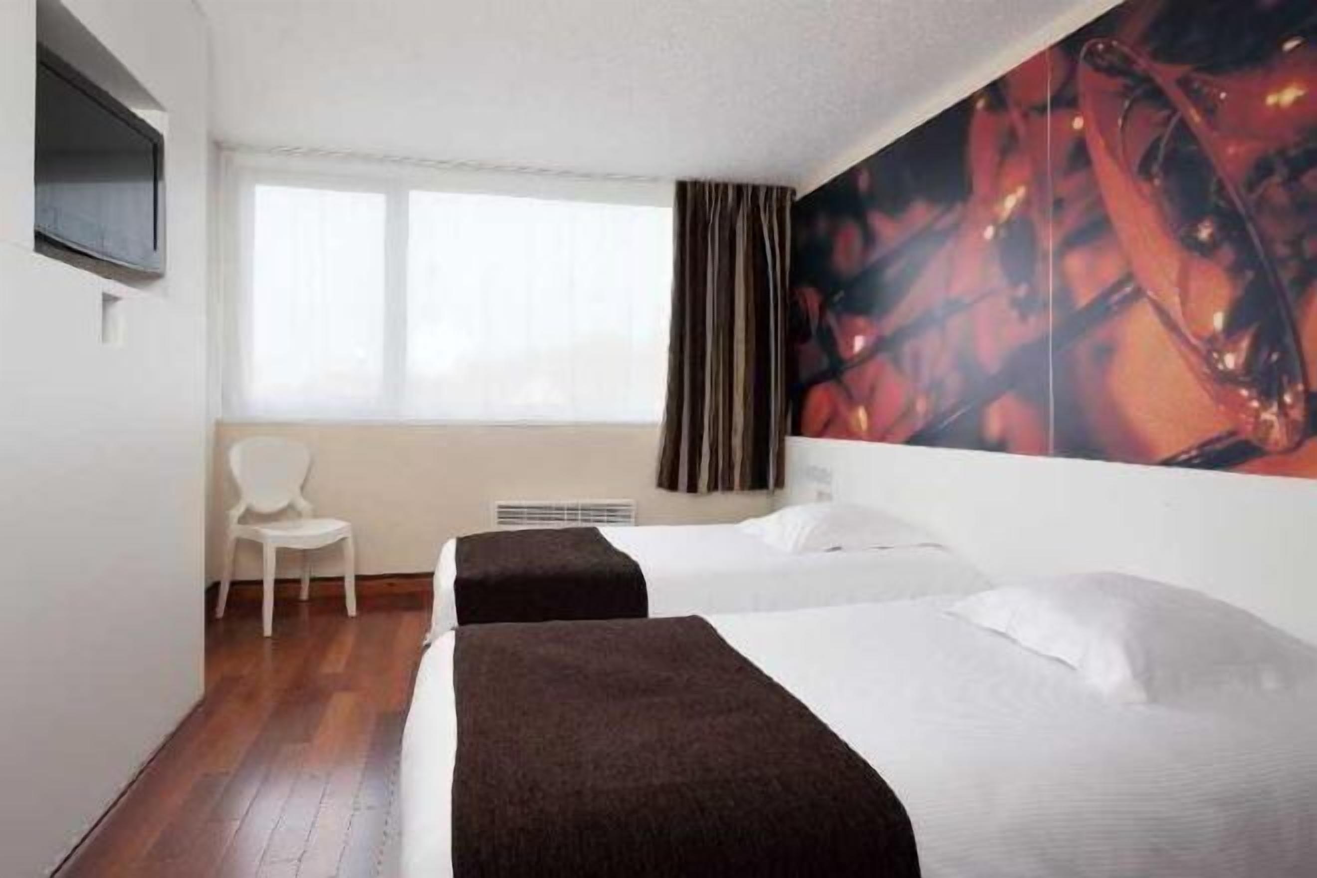 Premium bedding, in-room safe, individually decorated, desk