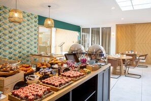 Daily buffet breakfast for a fee - Best Western Hotel du Lac Dunkerque (Armbouts-Cappel)