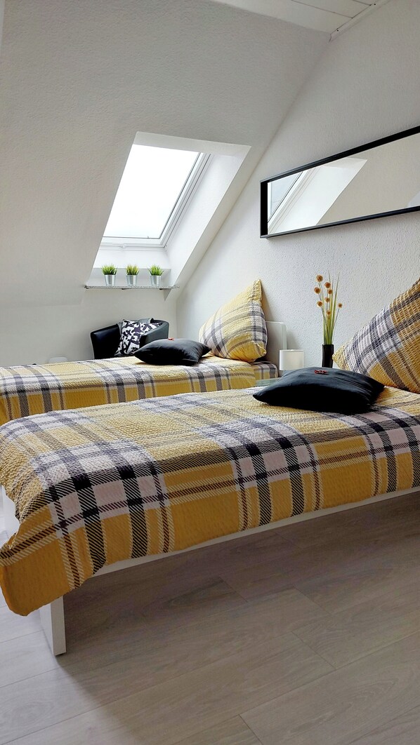 2 bedrooms, iron/ironing board, free WiFi, bed sheets