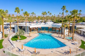 Outdoor pool, a heated pool
