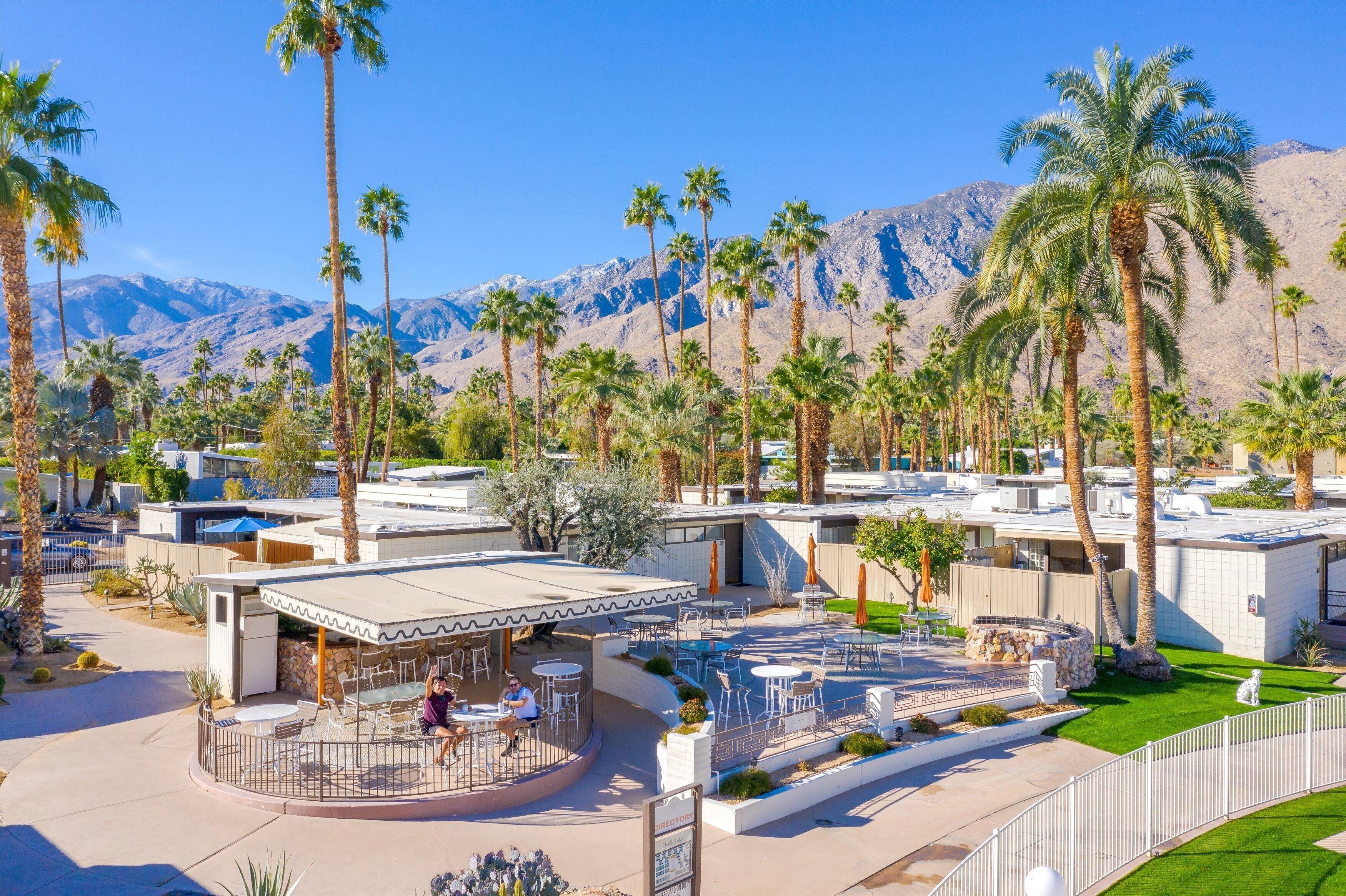 Mid Century Modern Villa Condo. 1957 Twin Palms - Downtown - South
