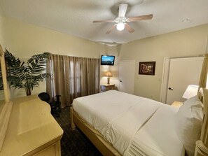 2 bedrooms, iron/ironing board, WiFi, bed sheets - Feels like Home!! (Pecos)