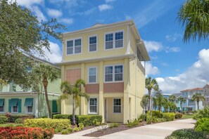 Exterior - Peaceful Waterfront Paradise - Margaritaville Cottage w/ Private Pool & Spa (Kissimmee)