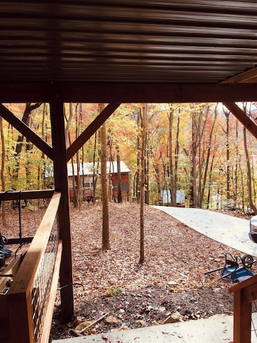 Barn Owl Inn Treehouse - Private Hot Tub