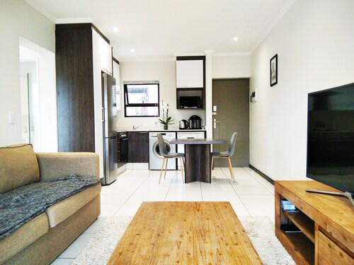 Modern, secure and amazing apartment in Fourways