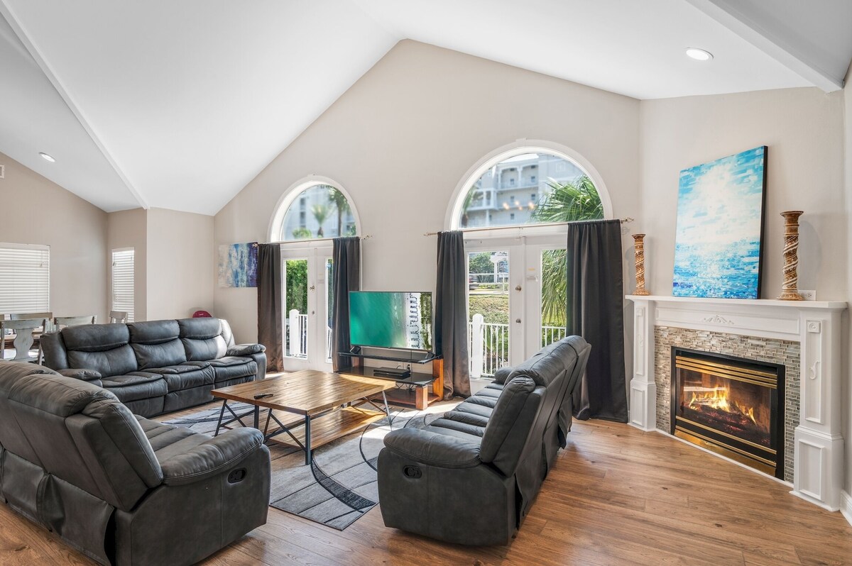 Photo 3 of Luxury Home, Gulf Views, Private Pool/Jacuzzi, Movie Theater, Golf Cart Rental