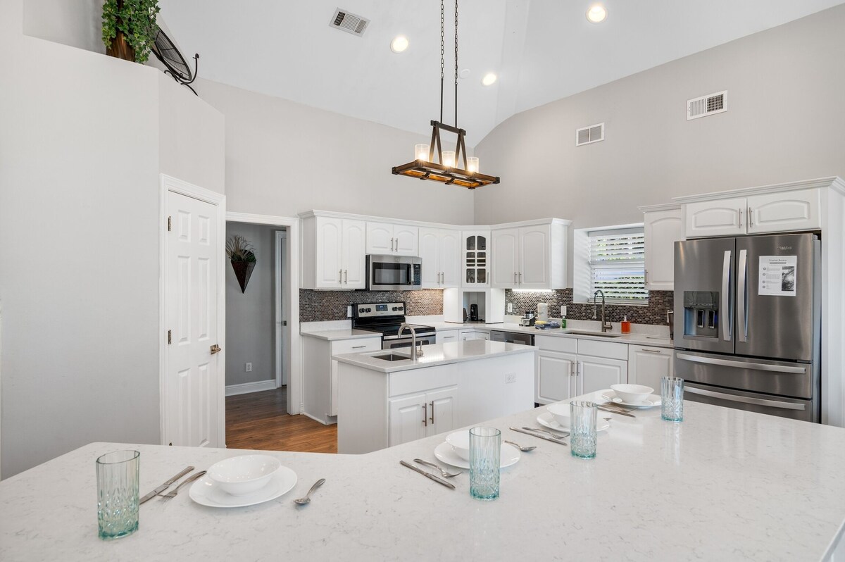 Photo 11 of Luxury Home, Gulf Views, Private Pool/Jacuzzi, Movie Theater, Golf Cart Rental