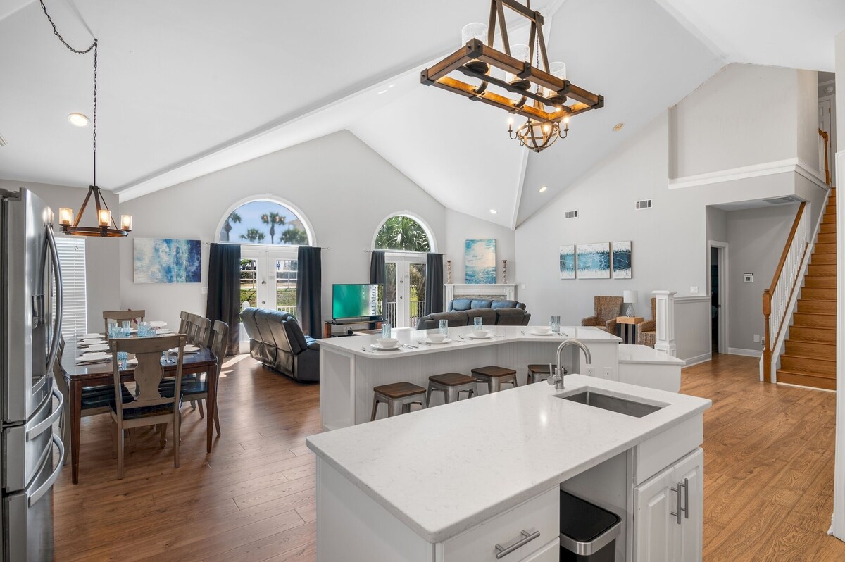 Photo 10 of Luxury Home, Gulf Views, Private Pool/Jacuzzi, Movie Theater, Golf Cart Rental