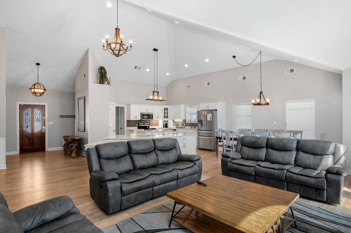 Photo 6 of Luxury Home, Gulf Views, Private Pool/Jacuzzi, Movie Theater, Golf Cart Rental