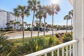 Property grounds - Luxury Home,  Gulf Views, Private Pool/Jacuzzi, Movie Theater, Golf Cart Rental (Destin)
