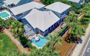 Exterior - Luxury Home,  Gulf Views, Private Pool/Jacuzzi, Movie Theater, Golf Cart Rental (Destin)