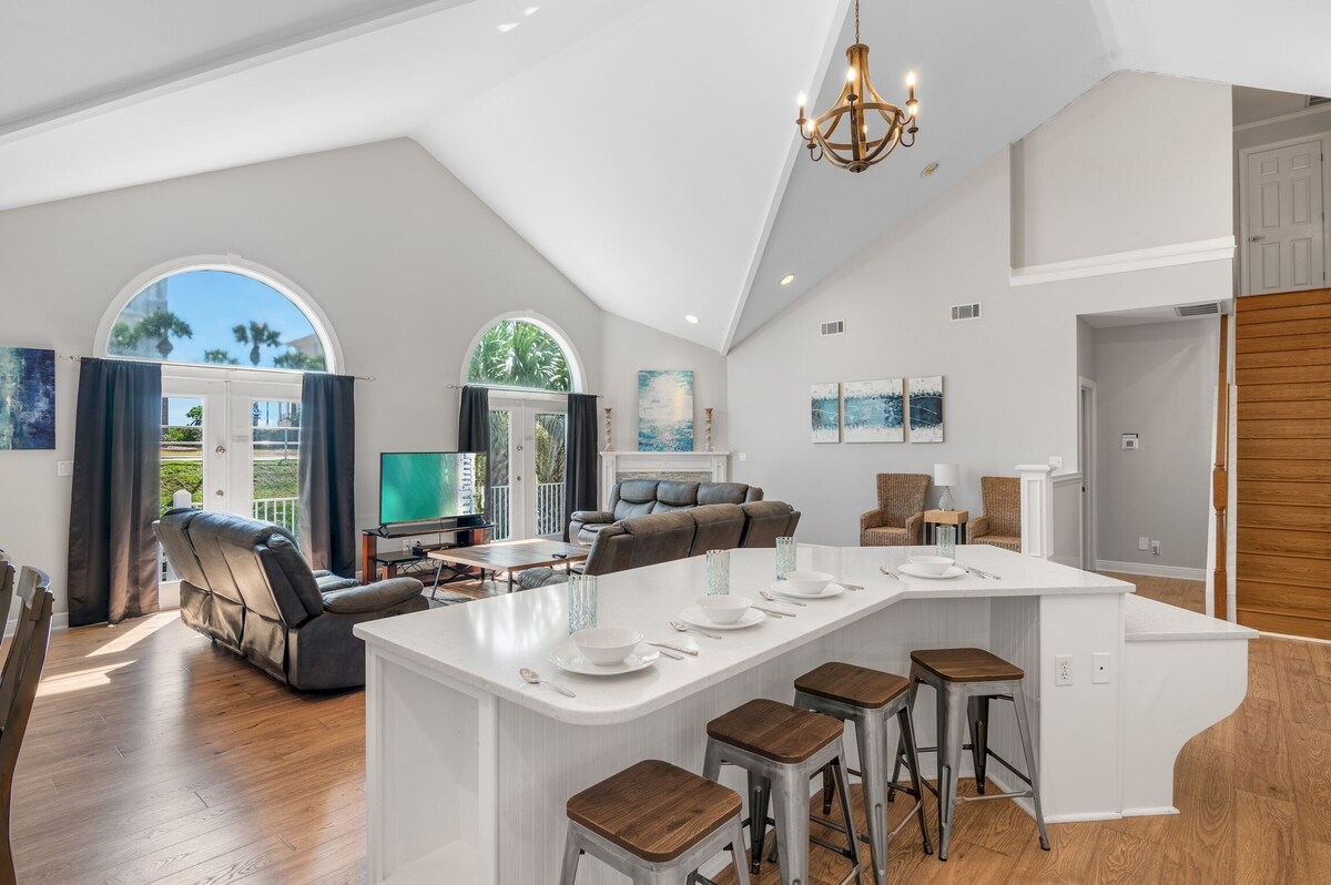 Photo 9 of Luxury Home, Gulf Views, Private Pool/Jacuzzi, Movie Theater, Golf Cart Rental