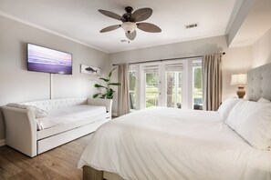 8 bedrooms, iron/ironing board, WiFi, bed sheets - Luxury Home,  Gulf Views, Private Pool/Jacuzzi, Movie Theater, Golf Cart Rental (Destin)
