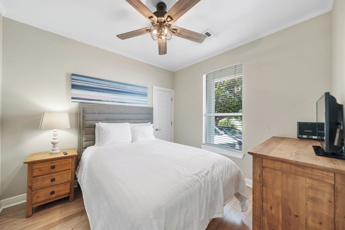 Photo 17 of Luxury Home, Gulf Views, Private Pool/Jacuzzi, Movie Theater, Golf Cart Rental
