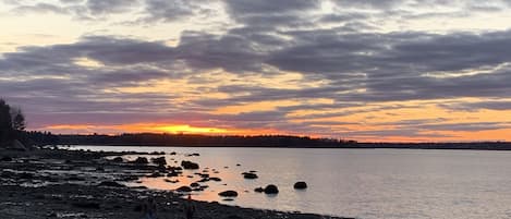 På stranden och strandhanddukar