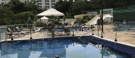 Piscina coperta, piscina all'aperto