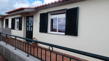 Chalé família, 2 quartos | Terraço/pátio