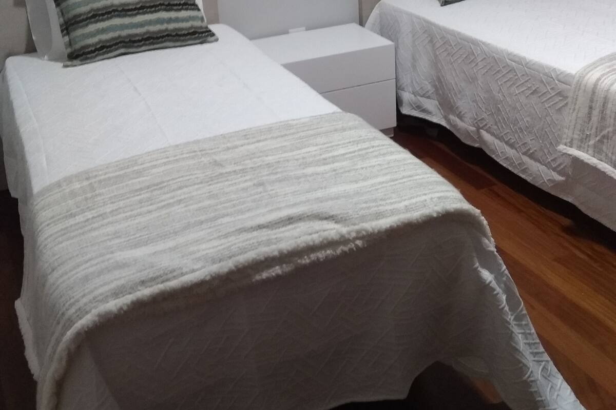 Family House | Soundproofing, iron/ironing board (on request), WiFi (free), bed sheets