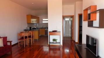 Family Chalet, 2 Bedrooms | Living area