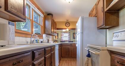 Lake Winnebago Water Front! Fishing! Boating! Quiet Bay! EAA!