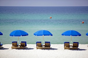 On the beach - High Tide Laketown Wharf 2117-Oceanview Penthouse-Great Vibes-Renovated-1Bd/1Ba/Sleeps 4 (Panama City Beach)