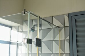 Bathtub, towels, soap, shampoo - Nyumbani.Turning moments into memories (Johannesburg)