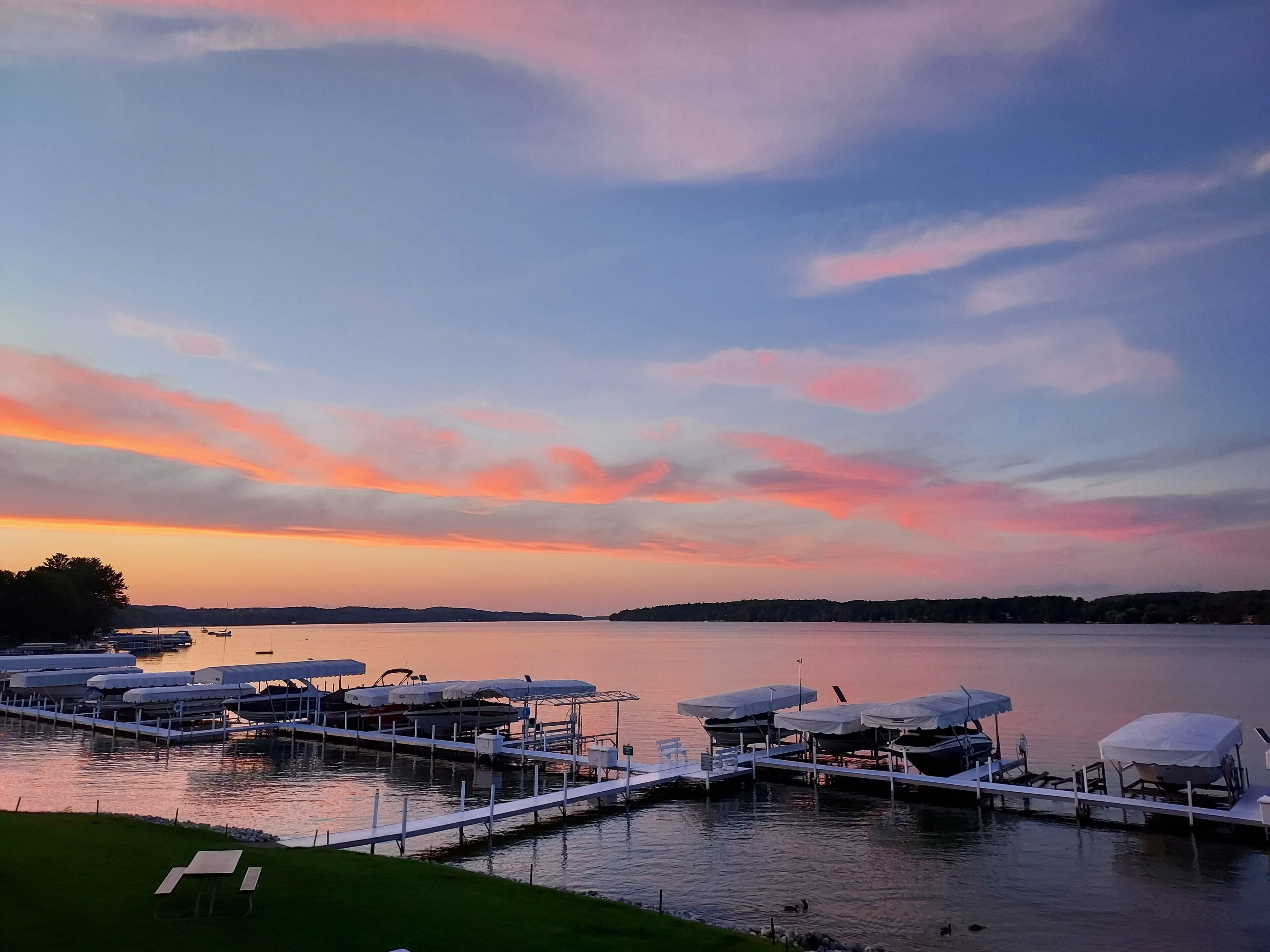 South Shore Haven - Lake Charleviox Waterfront Condo