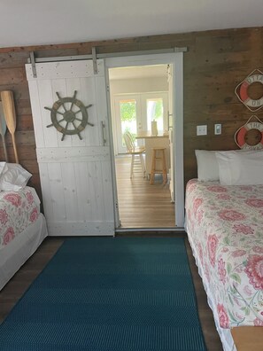 1 bedroom, free WiFi, bed sheets - Water front Lake Whitney cottage with great views and Water access! (Whitney)
