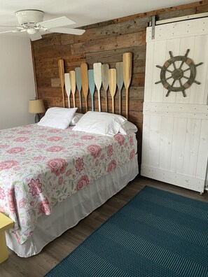 1 bedroom, free WiFi, bed sheets - Water front Lake Whitney cottage with great views and Water access! (Whitney)