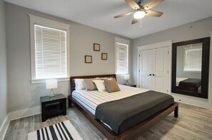 2 chambres, fer et planche à repasser, Wi-Fi gratuit, draps fournis