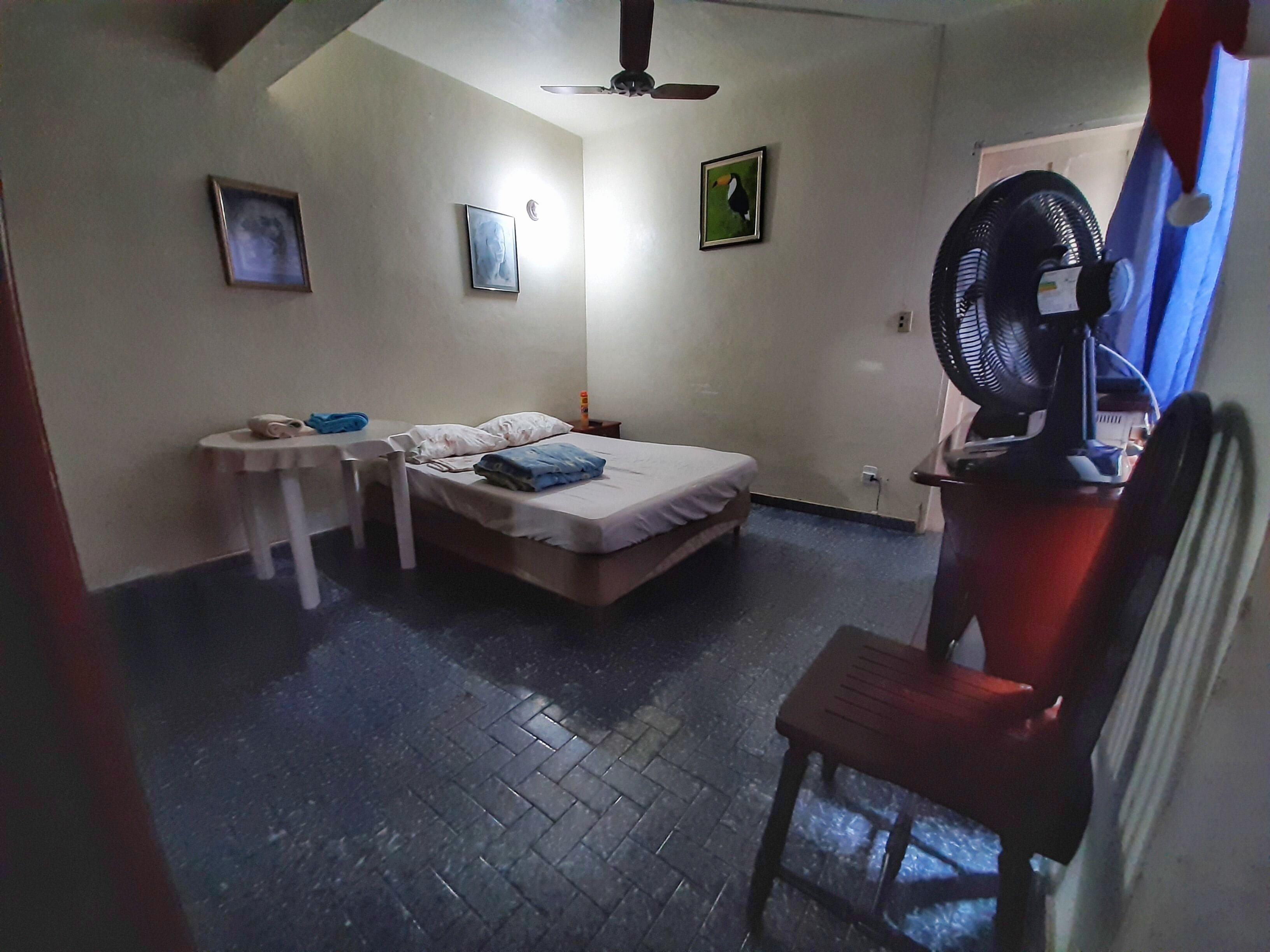 1 habitación, escritorio y insonorización 