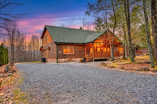 Ultimate Group Escape • Sleeps 28 • Pool • Dogs