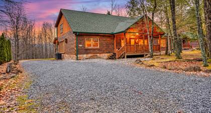 Ultimate Group Escape • Sleeps 28 • Pool • Dogs