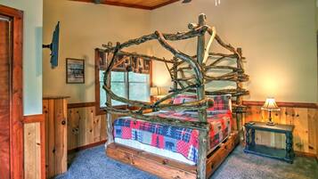 5 bedrooms, travel crib, WiFi, bed sheets