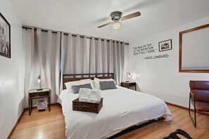 3 soverom, skrivebord, reiseseng for barn og wi-fi (inkludert)