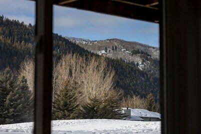 Vail/Beaver Creek Mountain Retreat on Golf Course