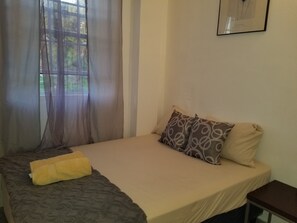 2 chambres, fer et planche à repasser, Wi-Fi, draps fournis