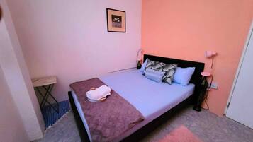 2 quartos, ferros/tábuas de passar roupa, Wi-Fi, roupa de cama